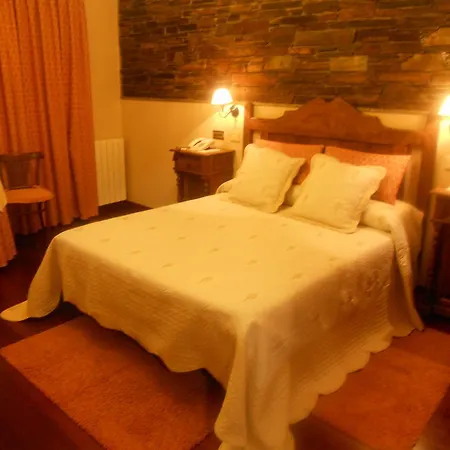 Hotel Taramundi فندق 2*