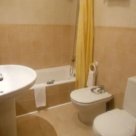 Отель Hotel Taramundi 2*